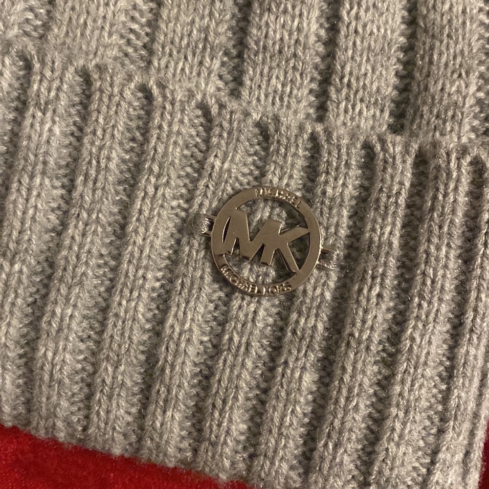 Michael Kors Women’s Gray Pom Beanie - Picture 3 of 6